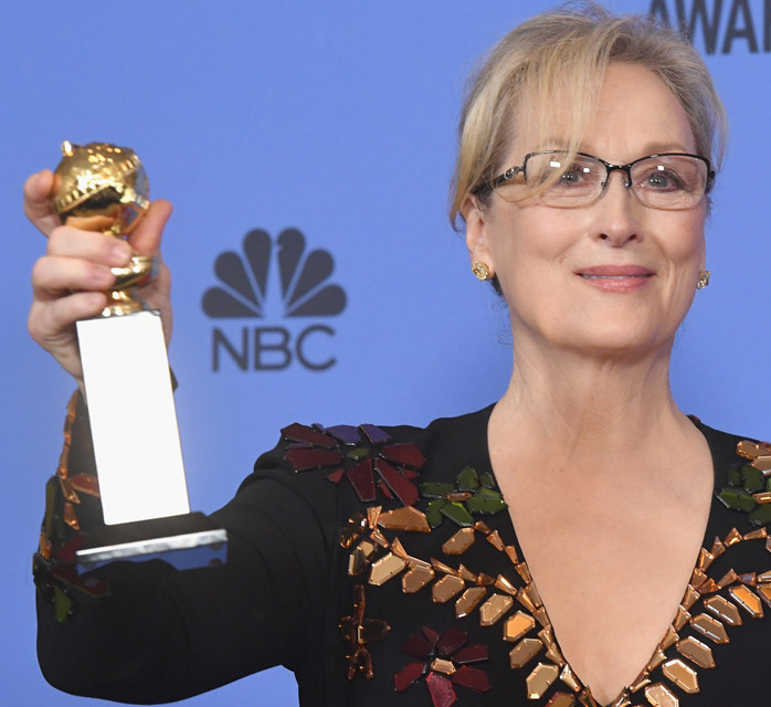 Meryl Streep recoge su premio con gafas de montura al aire negras